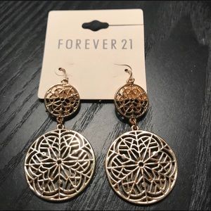 🆕 NWT Gold Earrings